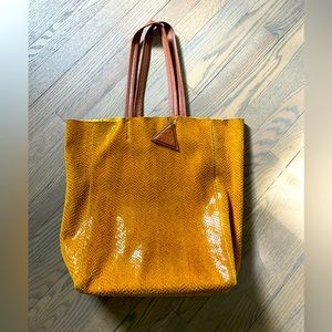 Sorial leather tote bag rich color